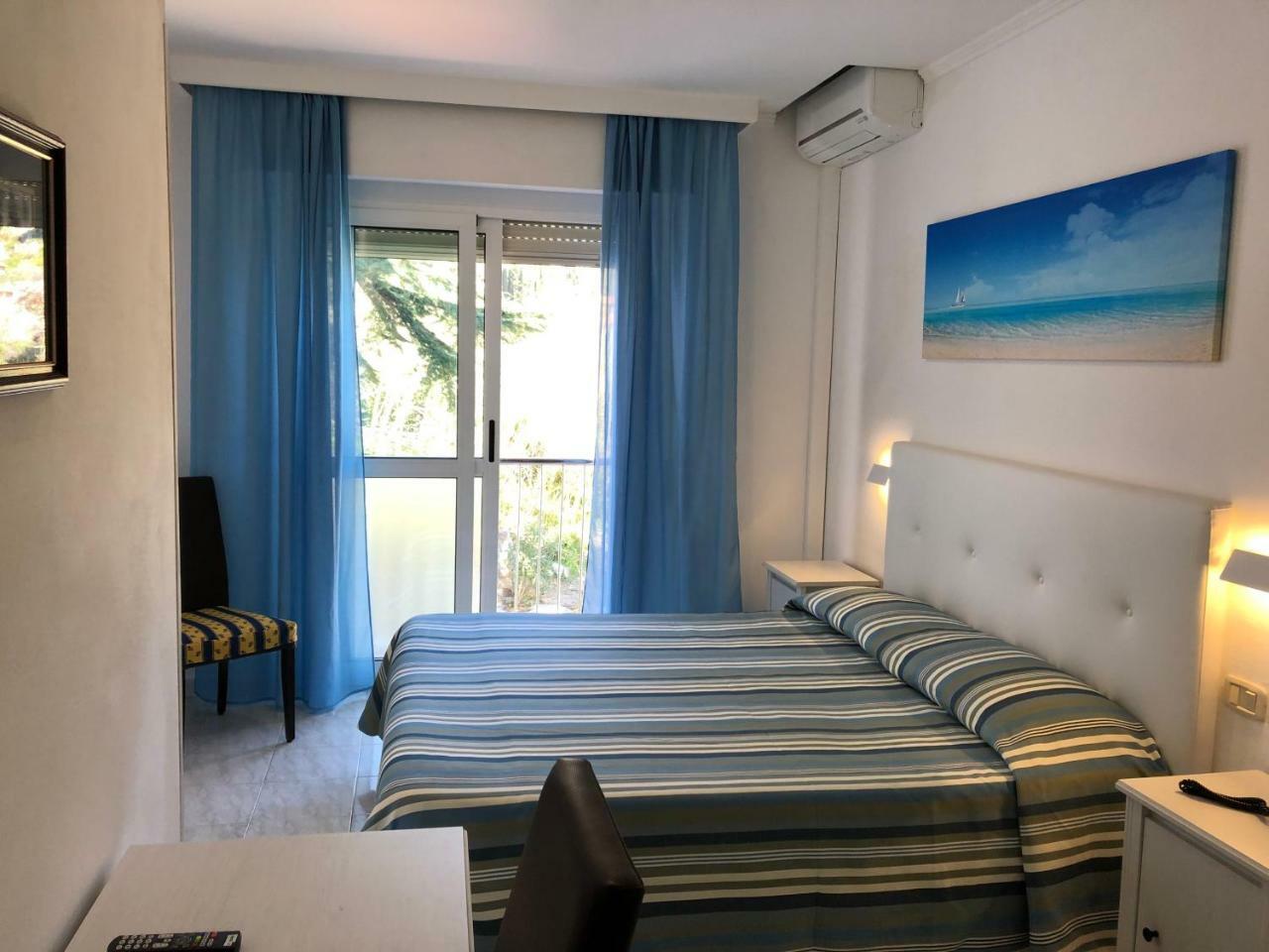 Hotel Bahamas 2*